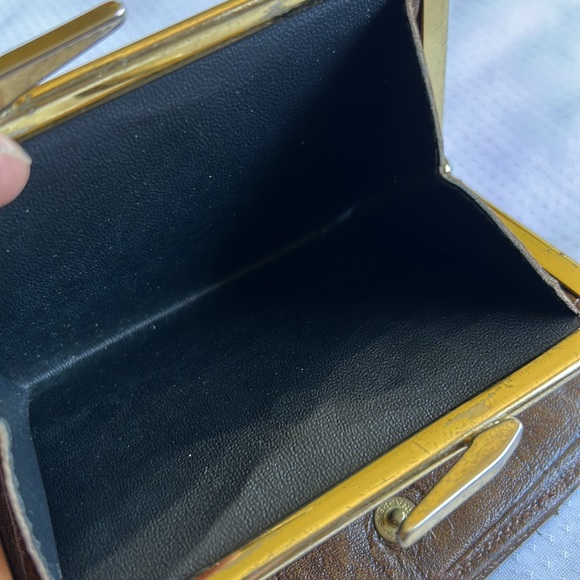 Vintage Buxton Side Saddle Leather Made in Canada Wallet & Change Carrier - Picture 3 of 4